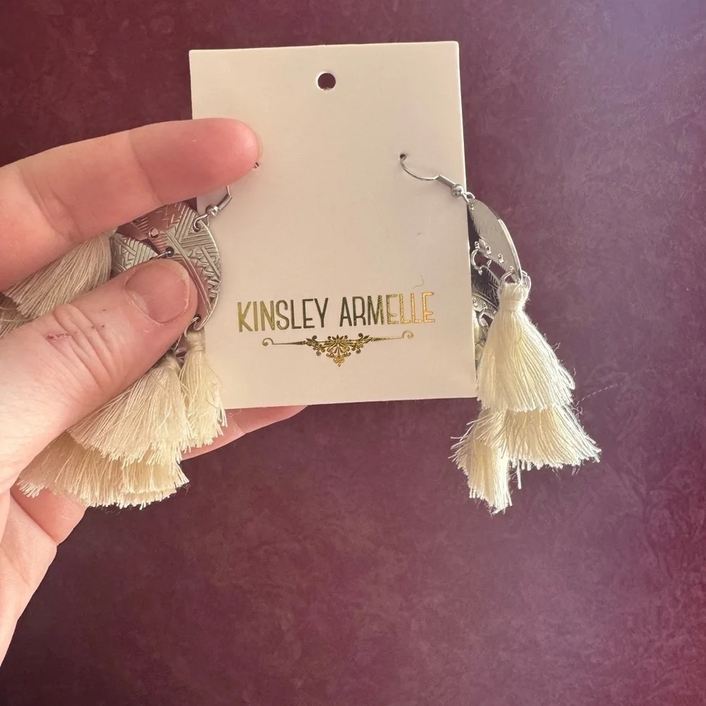 Kinsley Armelle these kinsley
